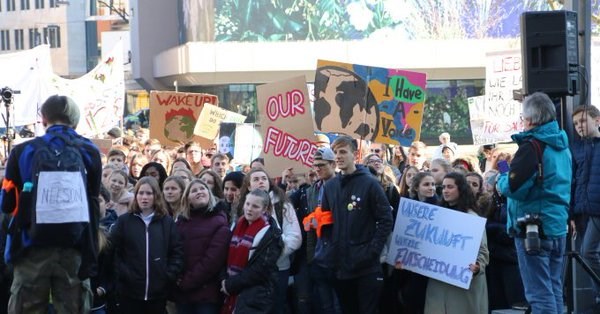 Über 5000 Schüler aus ganz Südbaden streiken bei Fridays for Future in Freiburg