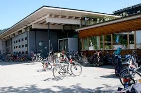 Geplante Schließung von Grundschulhorten in Freiburg: Viele Eltern sind verärgert