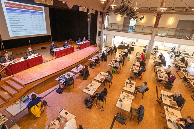 Regierungspräsidium genehmigt den Doppelhaushalt der Stadt Freiburg erneut mit deutlichen Warnhinweisen