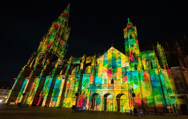 MÜNSTER-MAPPING - Eindrucksvolle Illumination des Münsters zum Ausklang des Freiburger Stadtjubiläums